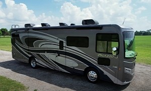 This Thor Palazzo Motorhome Is Perfect for Large Families, Can Sleep Seven People