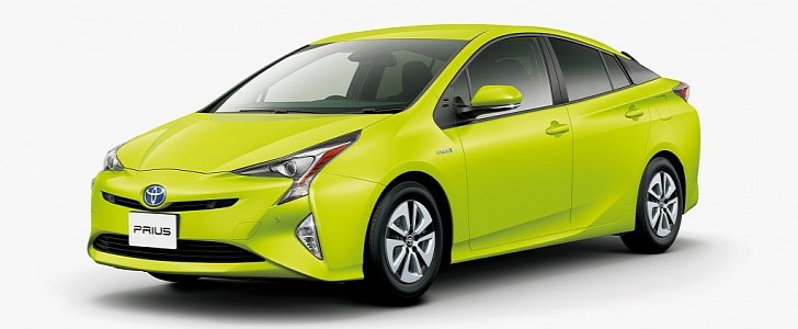 Toyota Prius with Thermo-Tect Lime Green paint