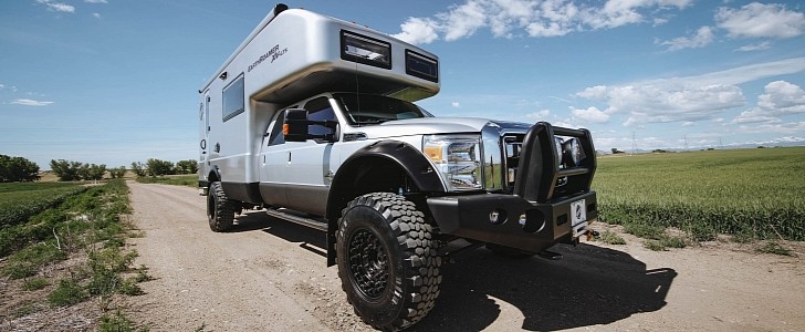 2011 EarthRoamer XV-LTS camper truck