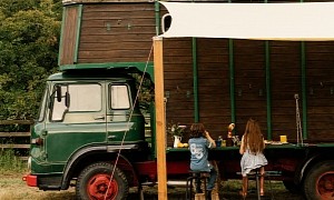 This Vintage Horsebox Turned Cottage on Wheels Is the Epitome of Countryside Glamping