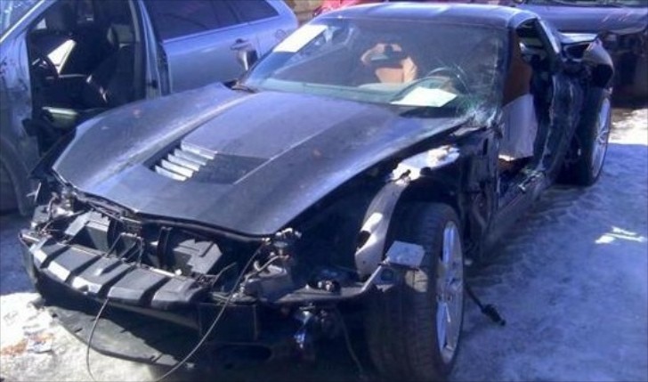 wrecked 2014 Corvette Stingray