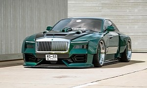 This Year, Santa's Fake Green Sled Is a Twin-Turbo Widebody Rolls-Royce Spectre!