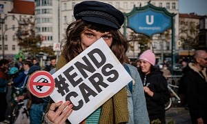 Thousands Sign Citizen's Initiative to Ban Private Cars in Central Berlin