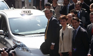 First Nissan Leaf Taxis Delivered to Mexico City