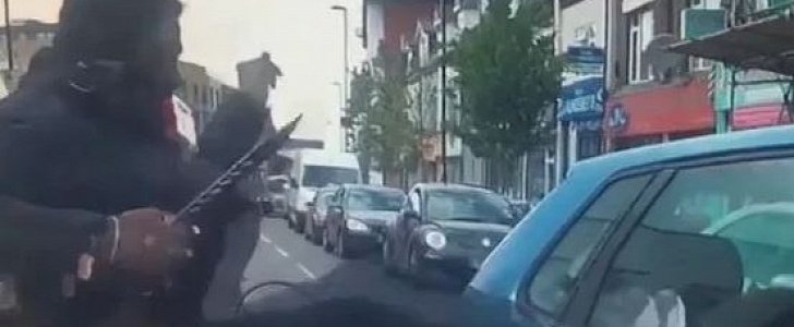 Thug uses zombie knife to smash VW, in an attempt to get to the driver
