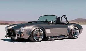 Timeless Shelby Cobra 427 Digitally Rides on Apparently Modern Acrylic Wheels