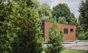 Tiny Robinson Is a Miniature Trailer Home Designed to Meet All Your Needs