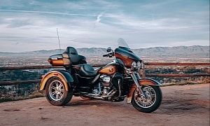 Tobacco Fade Treatment Makes These Harley-Davidson Bikes Look Like Old Guitars on Wheels