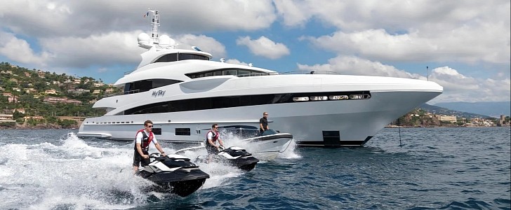 MySky is an award-winning luxury yacht with an ultra-modern interior