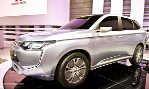 Tokyo 2011: Mitsubishi PX-MiEV II Concept <span>· Live Photos</span>