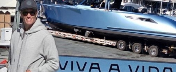 Tom Brady takes delivery of his new yacht, Viva a Vida