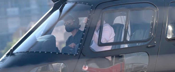 Tom Cruise touches down by helicopter in London at the end of June 2020 