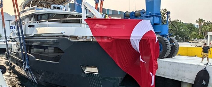 Infinity Nine, Tony Parker's Kando 110 superyacht explorer, launches in Turkey
