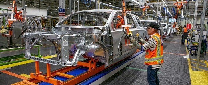 Carmakers often suspended their production due to the lack of chips