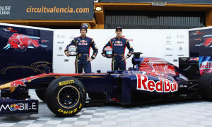 Toro Rosso Unveil STR6 in Valencia