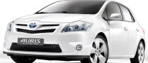 Toyota Aurid Hybrid First Photo Released