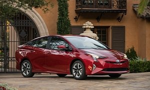 Toyota Drops Global Target Sales in 2016 for the New Prius on Lower Fuel Prices