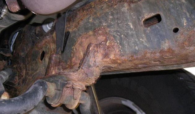 Toyota Tundra signs of rust Photo