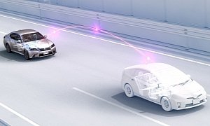 Toyota Explains Safety Gains in Cars-Roads Wireless Communication