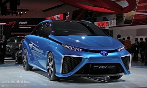 Toyota FCV Shows Off at 2014 Detroit <span>· Live Photos</span>
