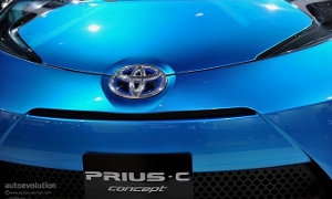 Toyota Gears Up for 2011 Chicago Auto Show