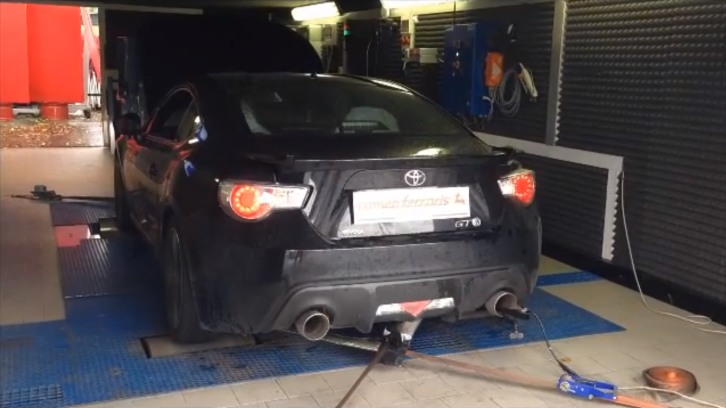 Toyota GT 86 on the dyno