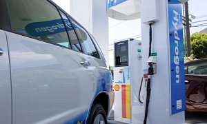 Toyota Helped by Air Liquide to Make Fuel-Cell Stations