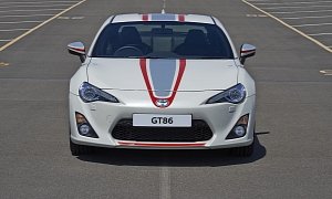 Toyota Introduces Special Edition GT86 Blanco, Features White Pearl Painted Exterior