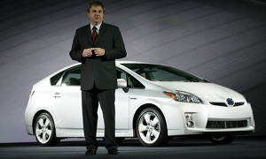 Toyota Introduces the Long-Awaited 2010 Prius