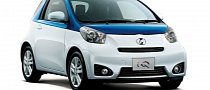 Toyota iQ Gets Two-Tone Special Edition for Japan