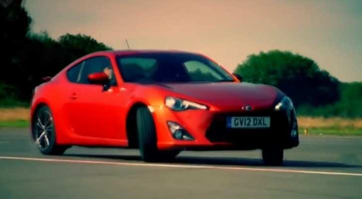 Clarkson driving Toyota GT 86