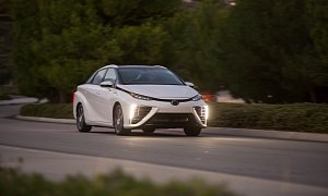 Toyota Mirai Arrives in the US in October, Will Reach California Dealers First