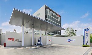Toyota, Nissan and Honda Shake Hands Over Joint Hydrogen Station Network in Japan