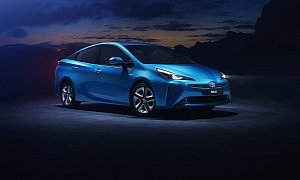 Toyota Prius AWD-i Shown In European Specification