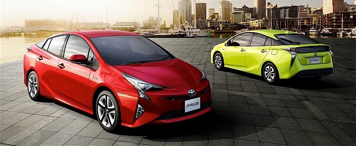 Toyota Prius Dominates Japan With 225,066 Sales in 2016