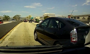 Toyota Prius Drivers Battle For Supremacy on California Highway