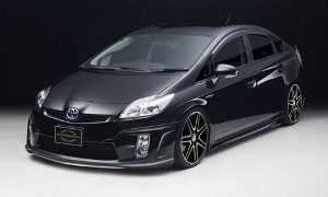 Toyota Prius Executive Line from Wald International