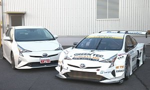 Toyota Prius Gets a V8 Under the Hood, Car Is Dubbed Prius GT300