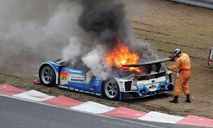 Toyota Prius GT300 Race Car Catches Fire