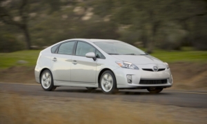 Toyota Prius Plug-in Hybrid Achieves 65 MPG