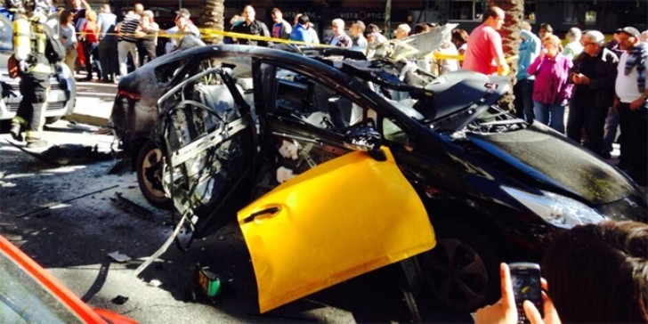 Toyota Prius Taxi on Aftermarket LPG Explodes in Barcelona