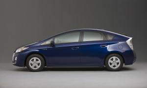 Toyota Prius to Feature Battery-Powered Air Conditioning, Pre-Collision