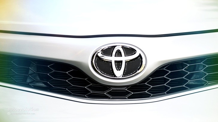 Toyota Camry front badge