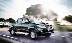 Toyota Reveals 2012 Hilux, New Design and More Power Added to the Mix