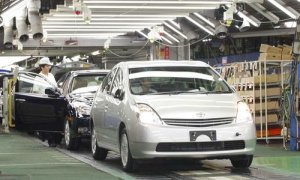 Toyota to Cut Production