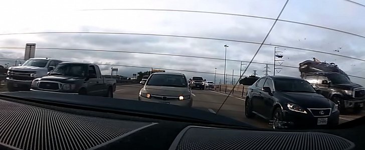 Toyota Tundra gets smashed for trying to cut into the HOV lane