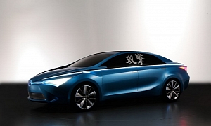 Toyota Unveils Yundong Shuangqing Hybrid Concept in Beijing