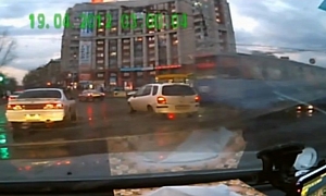 Tram Smashes Through Cars in Traffic