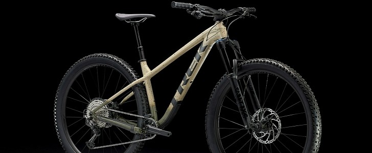 Trek Releases 2022 Roscoe 9 to Take Over Trail-Ridden Mountains With Ease