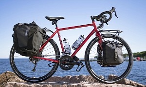 Trek's "Bombproof" 520 Turing Bike Is Affordable Steel With a Capable Design